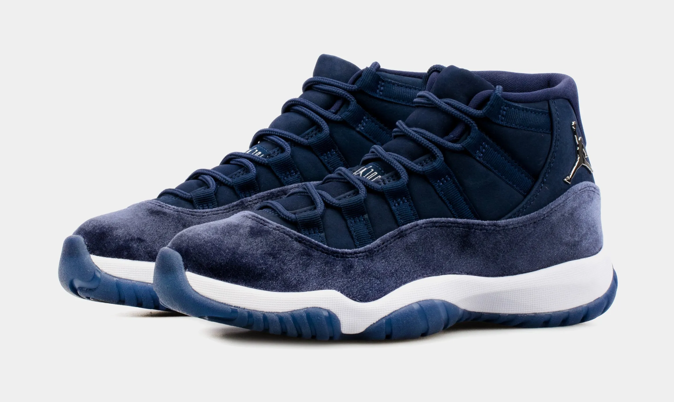 Air Jordan 11 Retro Midnight Navy Womens Lifestyle Shoes (Blue) Free Shipping