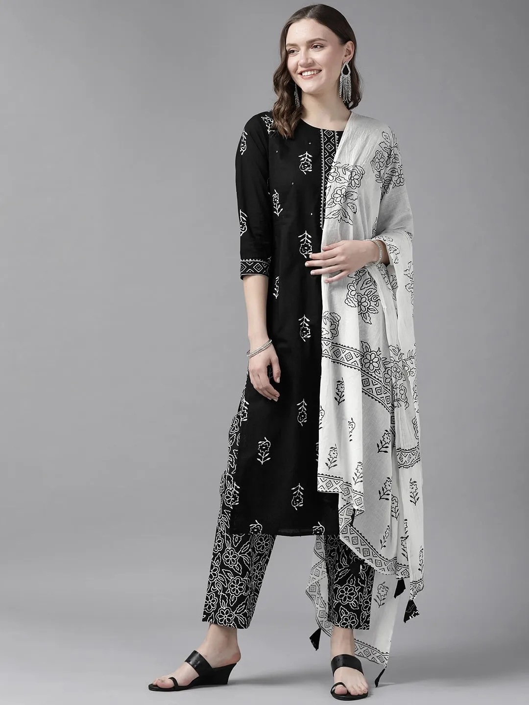 Black & White Printed Dupatta Set