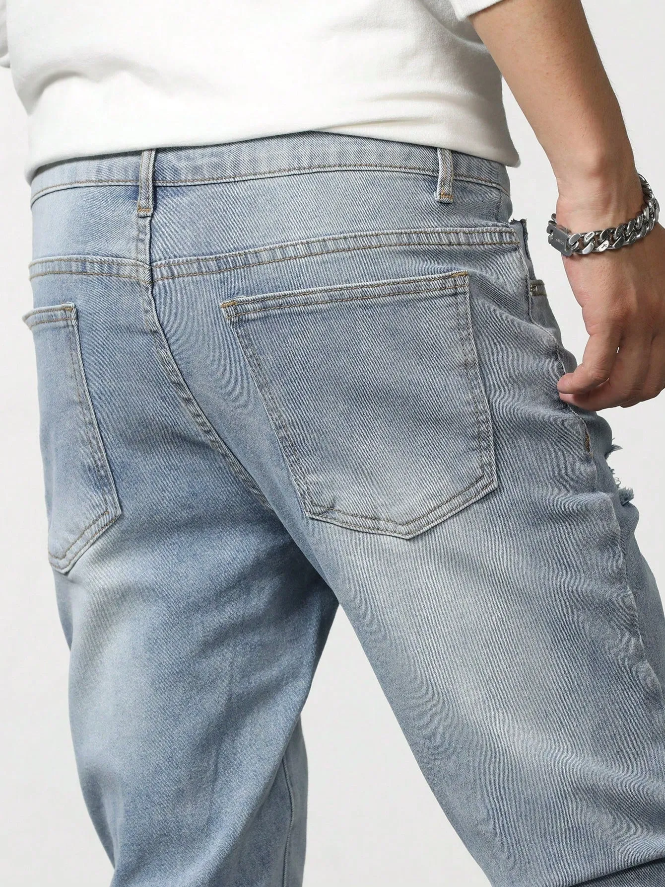 Manfinity LEGND Men Cotton Slant Pocket Ripped Jeans Slim Fit Long Frayed Jean Cargo Plain Light Blue Work Basic Husband