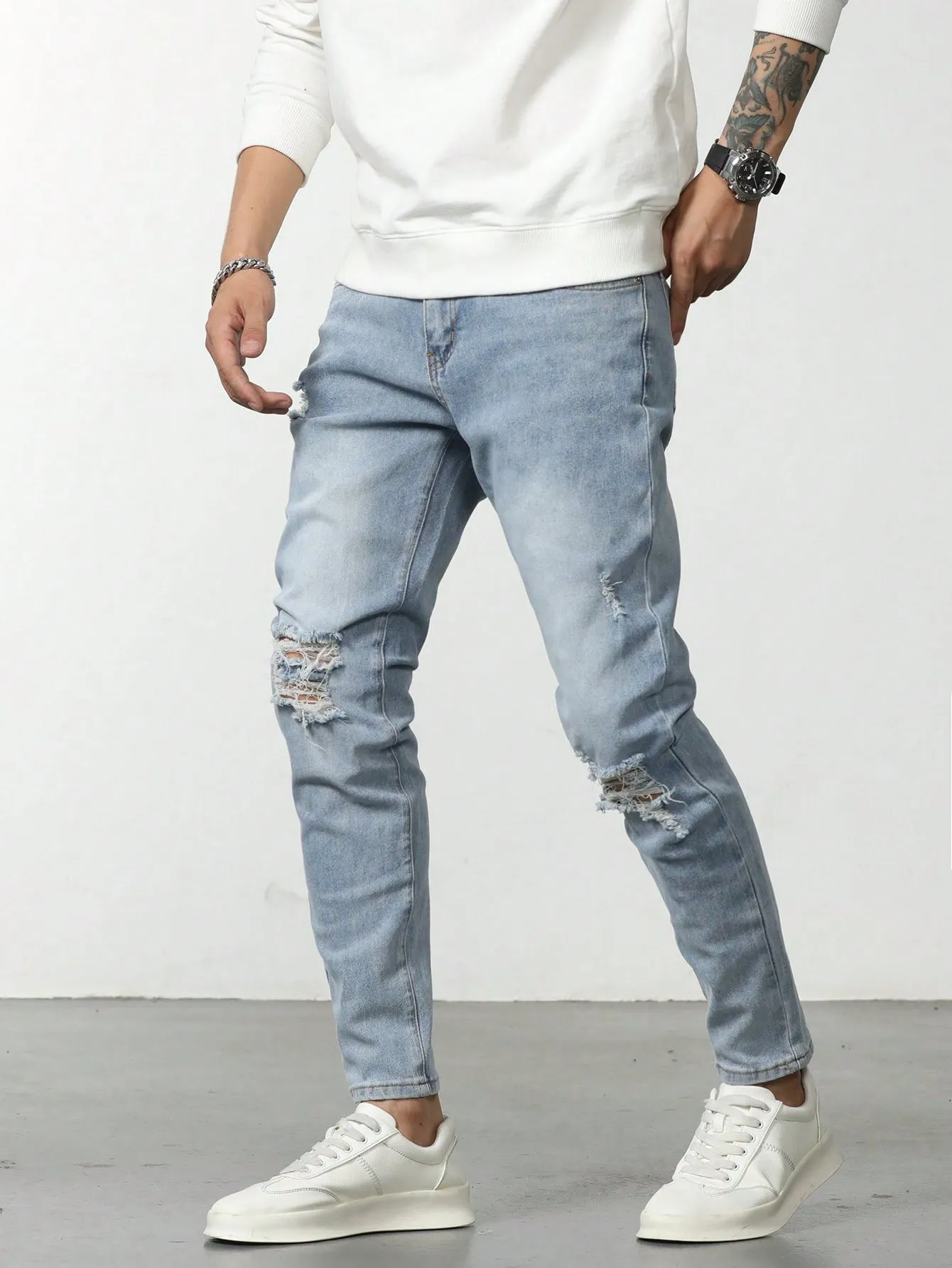 Manfinity LEGND Men Cotton Slant Pocket Ripped Jeans Slim Fit Long Frayed Jean Cargo Plain Light Blue Work Basic Husband