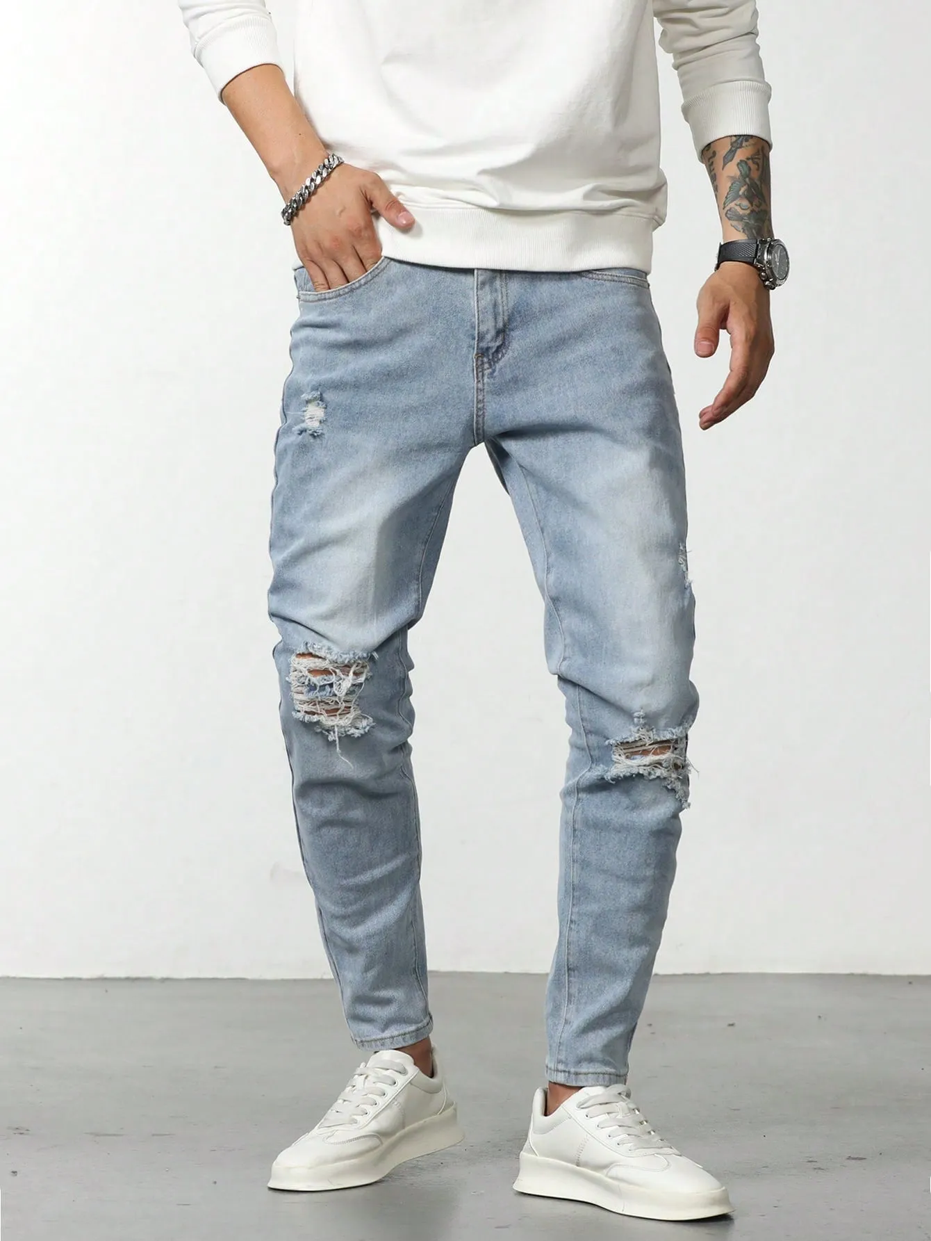 Manfinity LEGND Men Cotton Slant Pocket Ripped Jeans Slim Fit Long Frayed Jean Cargo Plain Light Blue Work Basic Husband