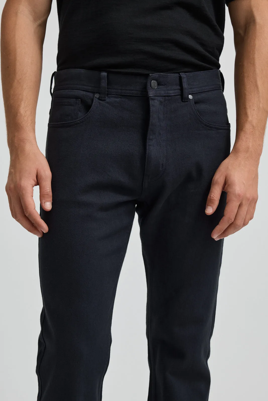 REGULAR STRAIGHT LEG JEAN