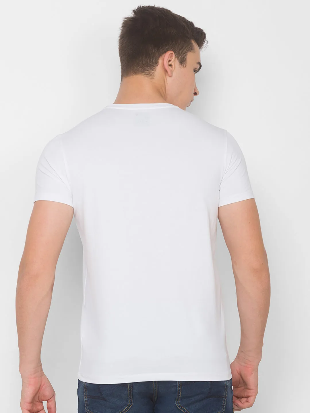 Spykar Men White Cotton Blend Slim Fit Round Neck T-Shirt