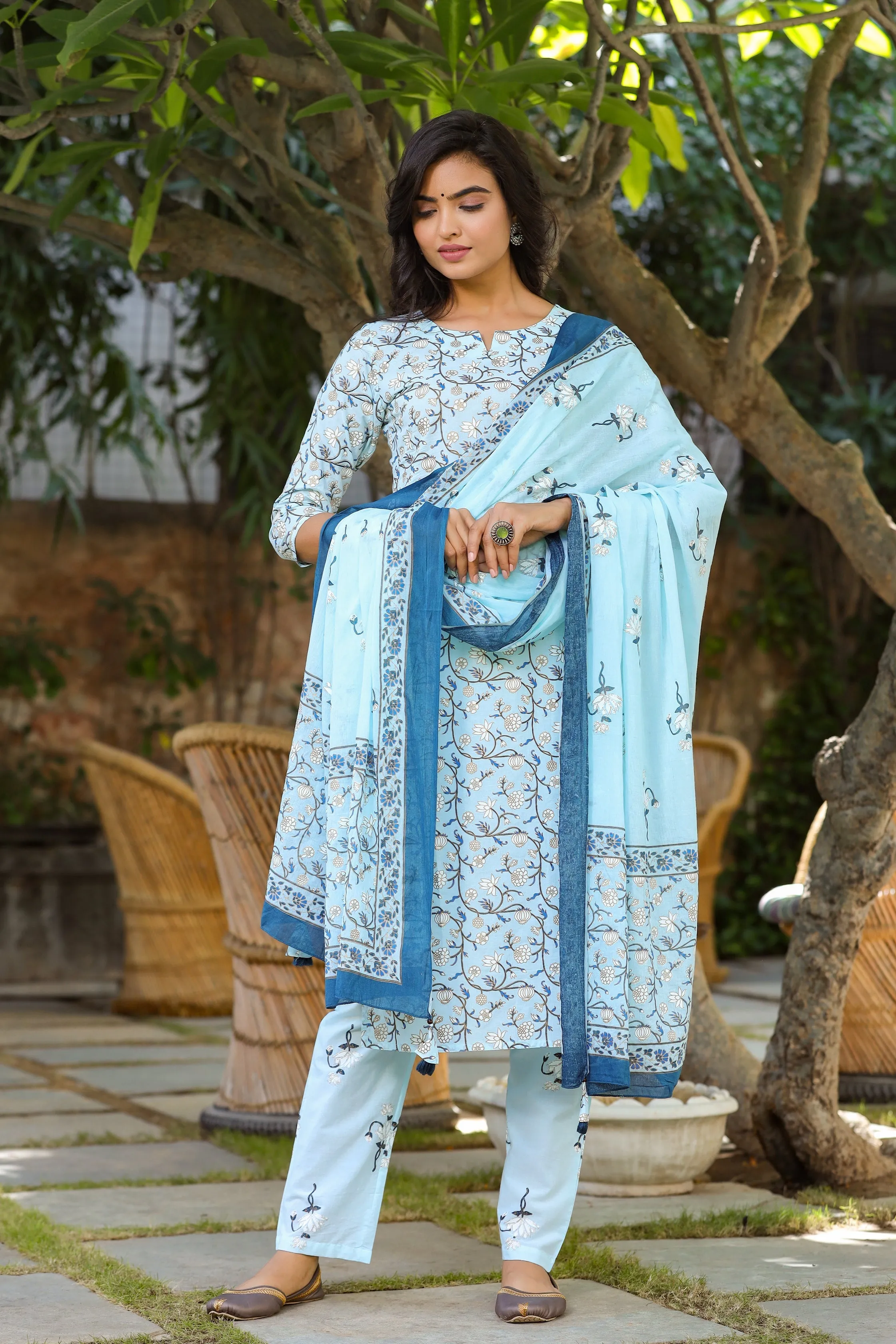 Women Blue & Offwhite Printed Dupatta Set