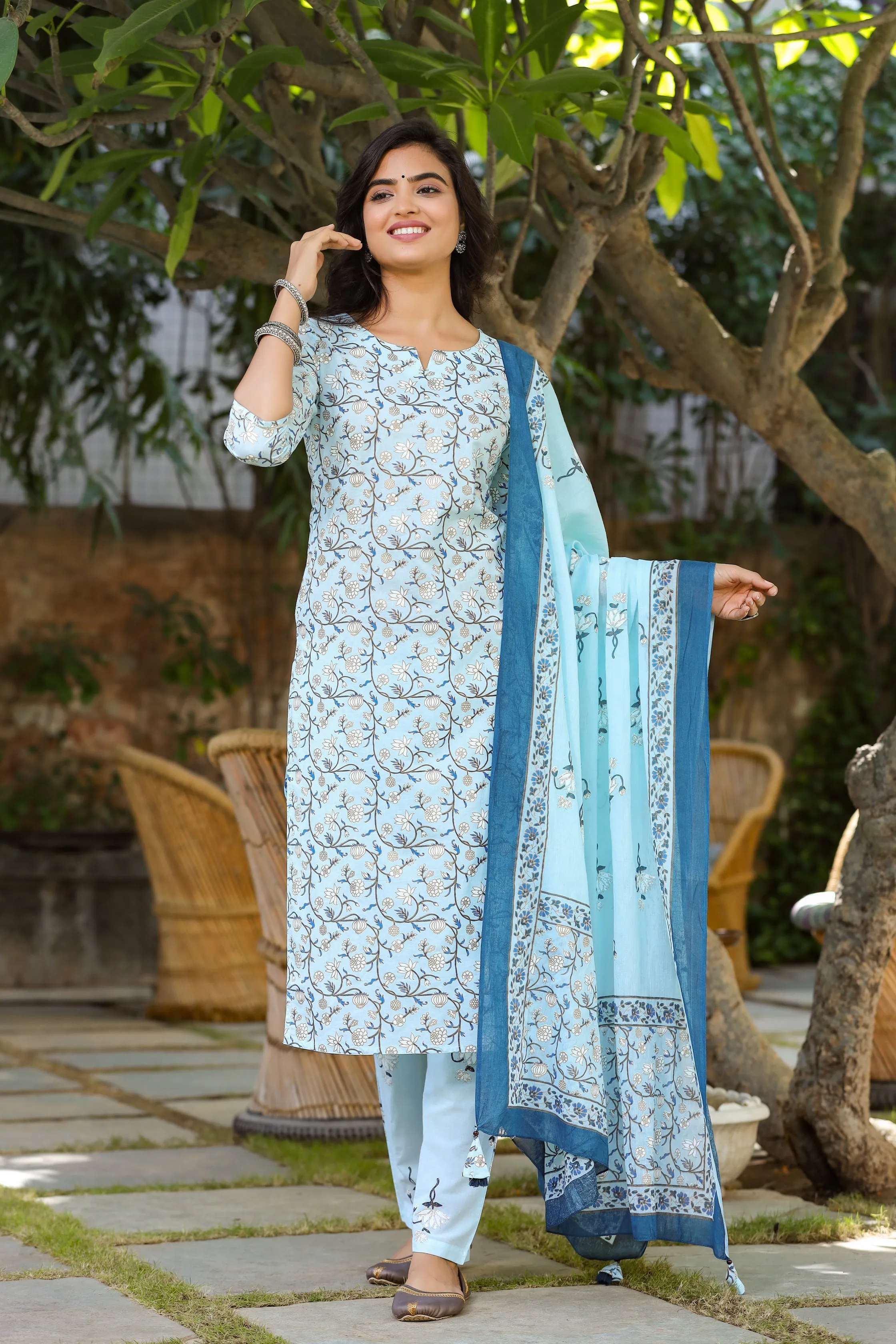 Women Blue & Offwhite Printed Dupatta Set