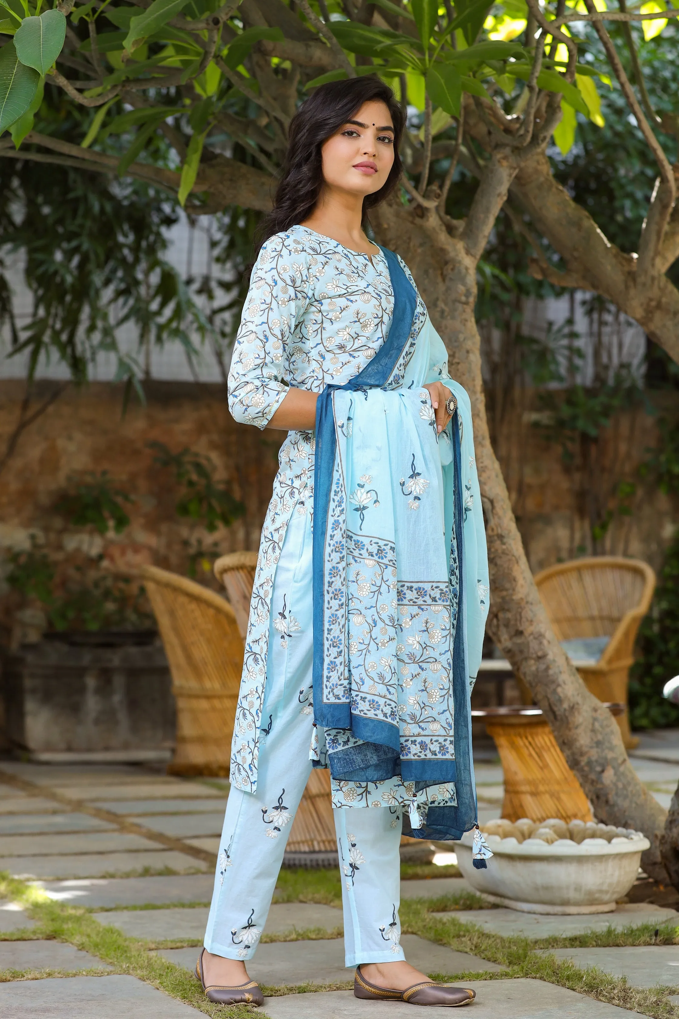 Women Blue & Offwhite Printed Dupatta Set