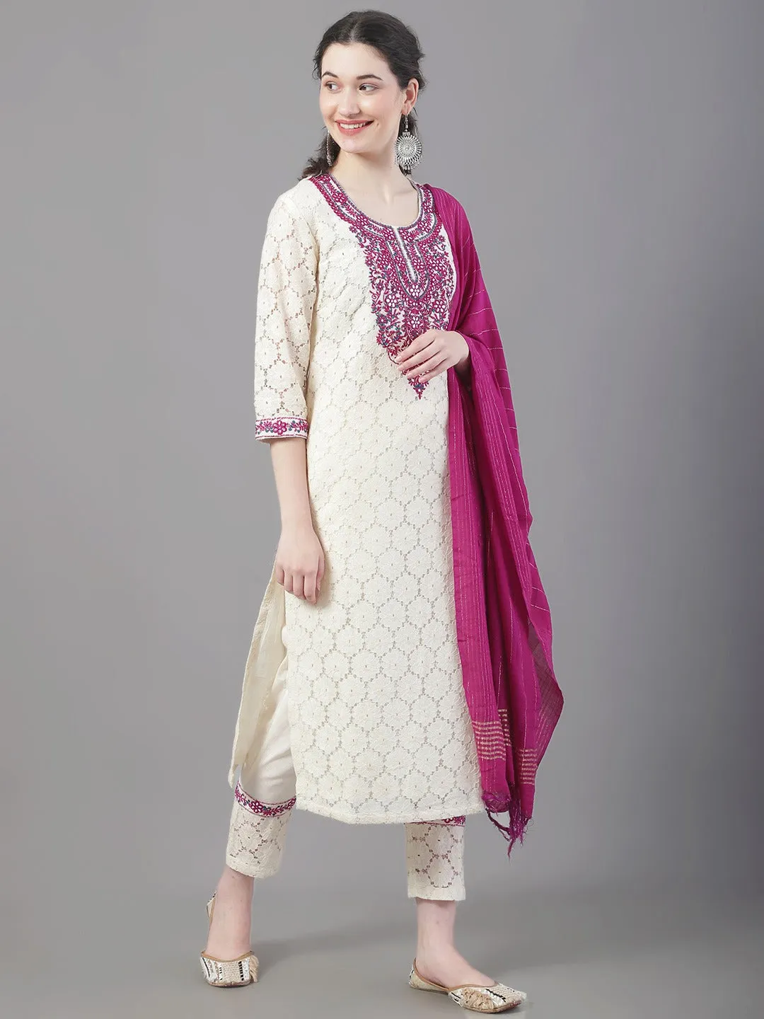 Women Embroidered Thread Work Pure Cotton Kurta With Trousers & With Dupatta