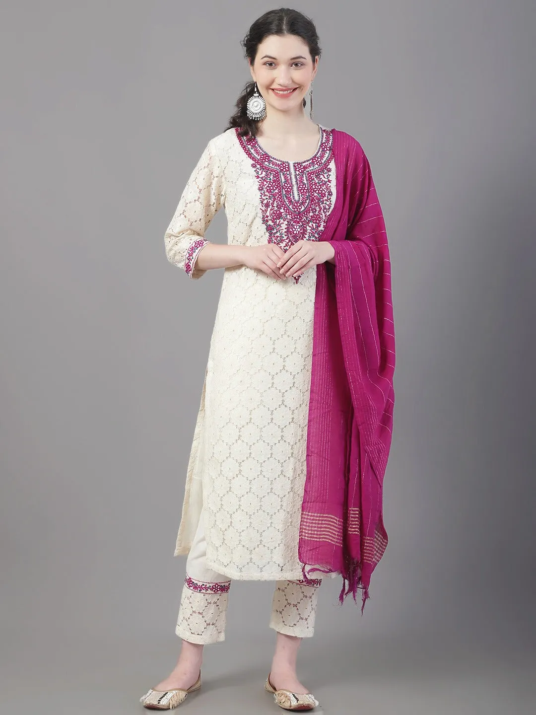 Women Embroidered Thread Work Pure Cotton Kurta With Trousers & With Dupatta