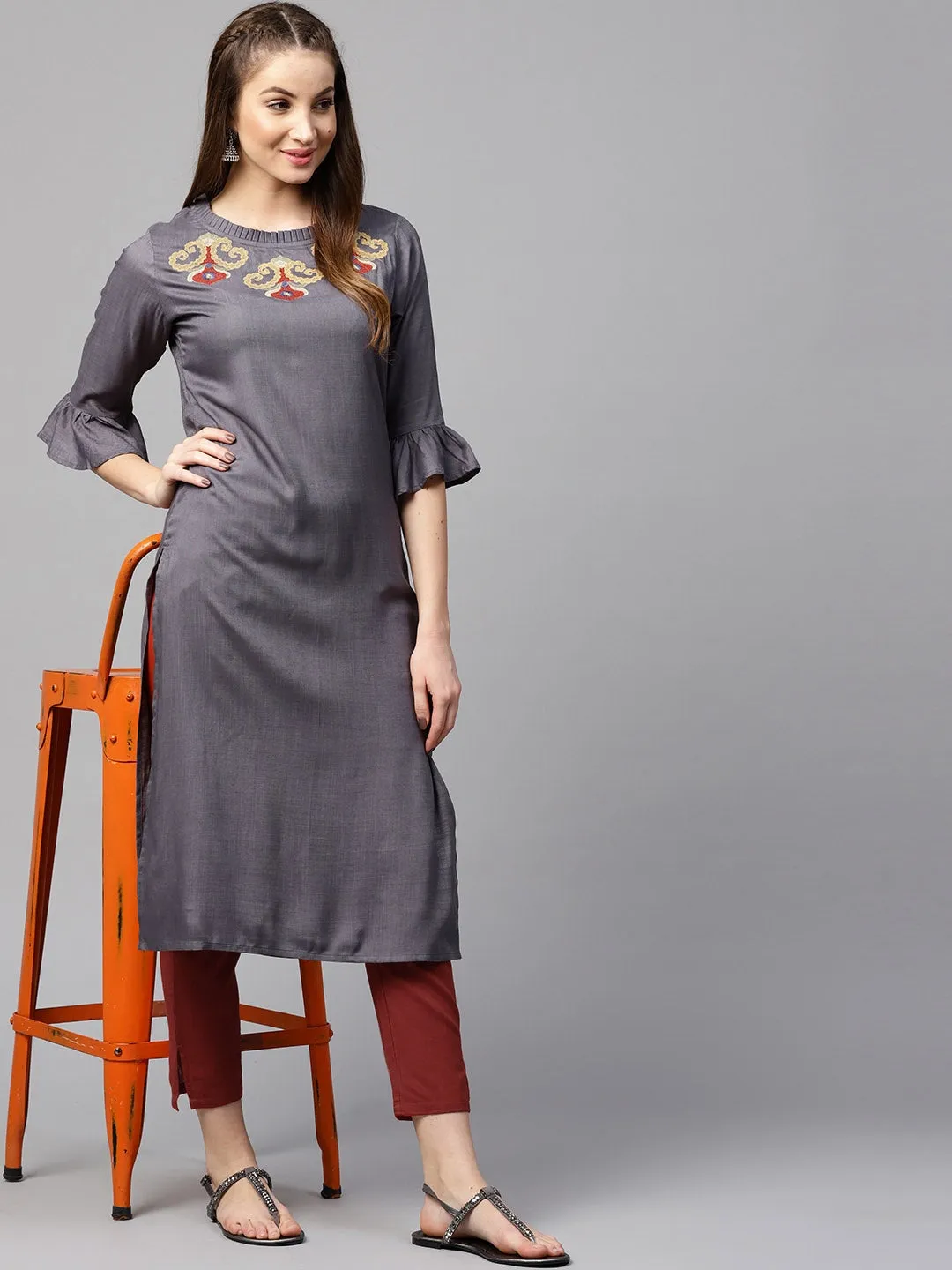 Women Grey & Maroon Solid Kurta Set